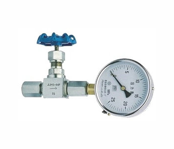 ����������y